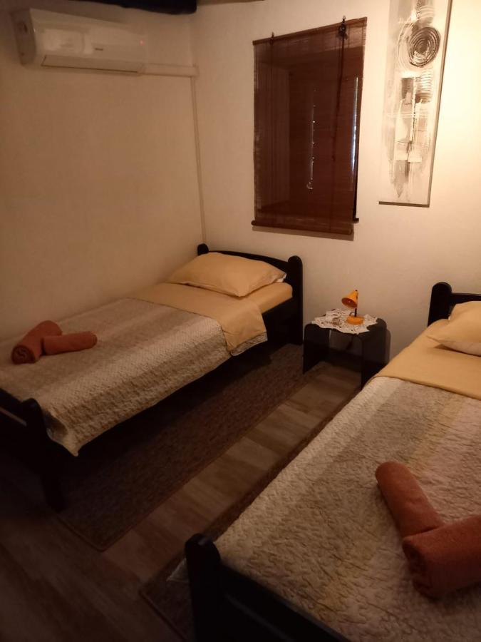 Old Town Apartment Murter Bagian luar foto