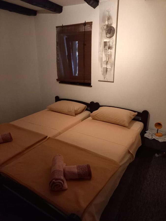 Old Town Apartment Murter Bagian luar foto