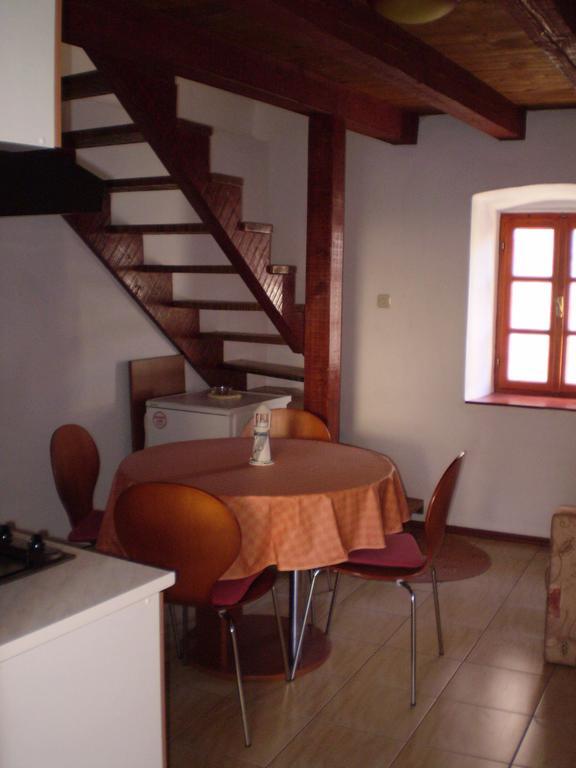Old Town Apartment Murter Bagian luar foto